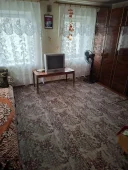 Объявления категории Дома и коттеджи в Лутугино и Лутугинском районе: Дом 3 к. на участке 9 соток, канализация, подвал, гараж, хозпостройки