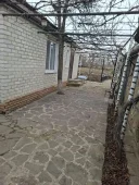 Объявление Дом 3 к. на участке 9 соток, канализация, подвал, гараж, хозпостройки - на доске объявлений Дома и коттеджи в Лутугино и Лутугинском районе